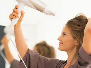 Φωτογραφία για Οδηγίες για επαγγελματικό στέγνωμα των μαλλιών στο σπίτι