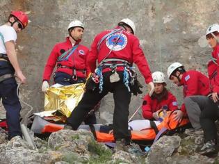 Φωτογραφία για Επιχείρηση της πυροσβεστικής για τραυματισμένη ορειβάτισσα στον Όλυμπο