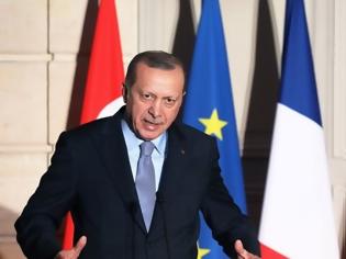 Φωτογραφία για Ο Μακρόν έριξε «πόρτα» στον Ερντογάν για την ΕΕ – Έξαλλος ο «σουλτάνος» τσακώθηκε και με δημοσιογράφο που τον ρώτησε για τα όπλα του ISIS [Βίντεο]