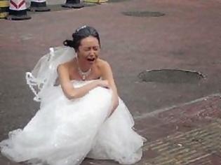 Φωτογραφία για Δε πάει καλά ο κόσμος: Δείτε γιατί το έσκασε ο γαμπρός την ημέρα του γάμου... [photos]