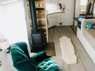 Φωτογραφία για Πώς μετατρέψαμε ένα μικρό τροχόσπιτο σε ένα μοντέρνο διαμέρισμα [video]