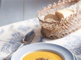 Φωτογραφία για Καροτόσουπα με κάρι και τηγανητά πράσα