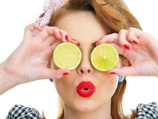 Φωτογραφία για 8 τρόποι με τους οποίους ένα λεμόνι μπορεί να σας κάνει πιο όμορφη
