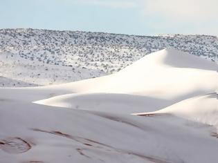 Φωτογραφία για Ο καιρός τρελάθηκε - Η έρημος Σαχάρα καλύφθηκε από χιόνι - ΦΩΤΟ