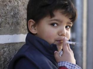 Φωτογραφία για Το χωριό που βάζουν τα παιδιά να καπνίζουν γιατί έτσι προστάζει το… έθιμο!