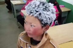 Πάνω από 280.000 ευρώ δωρεές για το «παγωμένο αγόρι» στην Κίνα