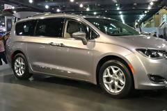 Fiat Chrysler ανακοίνωσε την ανάκληση 162.000 μίνιβαν λόγω σφάλματος στο λογισμικό