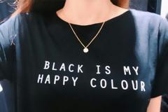 Προτιμάς κι εσύ το μαύρο χρώμα στα ρούχα; Δες τι φανερώνει για την προσωπικότητά σου!