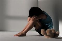 Φρίκη από την υπόθεση βιασμού του 7χρονου κοριτσιού από τον παΤέρα της [Βίντεο]