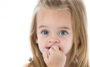 Φωτογραφία για Τρεις συμβουλές για να σταματήσει το παιδί να τρώει τα νύχια του