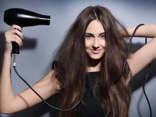 Φωτογραφία για Πώς να κάνετε πιστολάκι στα μαλλιά χωρίς να καταστρέφονται οι τρίχες [video]