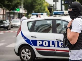 Φωτογραφία για Γαλλία: Σε δίκη η «μαύρη χήρα» που σκότωνε τους εραστές της για να τους πάρει την περιουσία
