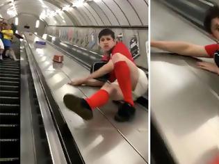 Φωτογραφία για Το βίντεο με το νεαρό να χτυπάει στις κυλιόμενες σκάλες γίνεται viral με 25 εκατομμύρια views