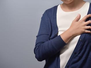 Φωτογραφία για Πόνος στο στήθος: Πού μπορεί να οφείλεται, εκτός από την καρδιά