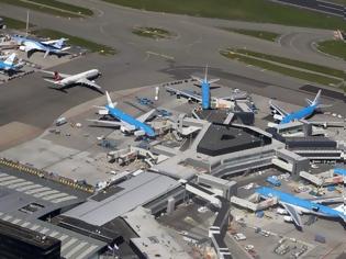 Φωτογραφία για Αναστάτωση στην Ολλανδία: Ακυρώσεις πτήσεων στο αεροδρόμιο Σίπχολ λόγω επικείμενης καταιγίδας