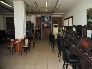 Φωτογραφία για Έφοδος της αστυνομίας σε καφενείο στη Λάρισα – Το είχαν μετατρέψει σε… καζίνο