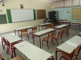 Φωτογραφία για Απομακρύνθηκε διευθυντής σχολείου της Εύβοιας που κατηγορείται για «σeξουαλική παρενόχληση» μαθητών