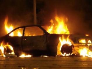 Φωτογραφία για Συναγερμός τα ξημερώματα στη Φιλοθέη: Έκαψαν τρία οχήματα της πρεσβείας της Βουλγαρίας