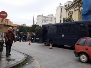 Φωτογραφία για Σε κλοιο αστυνομικών το Αγρίνιο για τη συγκέντρωση οπαδών του Σωρρα [photos]