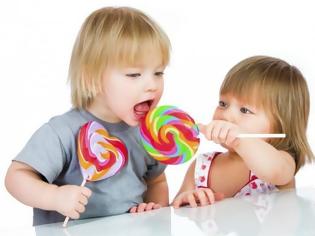 Φωτογραφία για Πώς να περιορίσετε τα πολλά γλυκά σε ένα παιδί