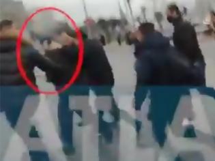 Φωτογραφία για Πήραν στο κυνήγι τον Ζουράρι στο συλλαλητήριο της Θεσσαλονίκης [Βίντεο]