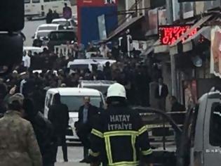 Φωτογραφία για Μπαράζ επιθέσεων με ρουκέτες σε τουρκική πόλη - Ένας νεκρός και 37 τραυματίες