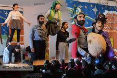 Η διεθνής ομάδα Hippo παρουσίασε στην ΚΑΝΔΗΛΑ το θεατρικό έργο για παιδιά του Θωμά Βελισσάρη: «Η Αυγή και ο Ανθός» (ΦΩΤΟ: Βάσω Παππά)