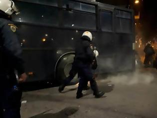 Φωτογραφία για Επεισόδια στην Ανατολική Θεσσαλονίκη – Συγκρούσεις αντιεξουσιαστών και ΜΑΤ (βίντεο)