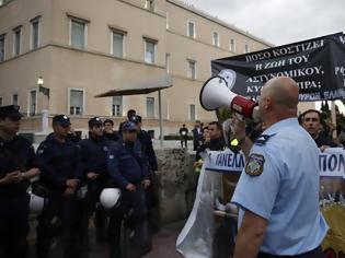 Φωτογραφία για Επίδομα 300 ευρώ σε αστυνομικούς, ειδικούς φρουρούς και συνοριoφύλακες - Ποιοί το δικαιούνται