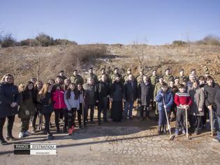 Φωτογραφία για Γ' Σώμα Στρατού και Δ. Πυλαίας - Χορτιάτη φύτεψαν 500 δένδρα στο Ασβεστοχώρι