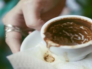 Φωτογραφία για Καφεμαντεία: Μάθε να διαβάζεις το φλιτζάνι και να λες τον καφέ μόνη σου - [Αναλυτικές οδηγίες]