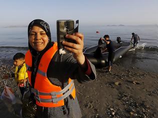 Φωτογραφία για Times : Πρώτα ζητούν κωδικούς wifi και μετά νερό ή φαγητό οι «πρόσφυγες»