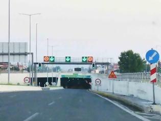 Φωτογραφία για Τι συνβαίνει; Η εταιρία Αυτοκινητόδρομος Αιγαίον κατέβασε τις πινακίδες ονοματοδοσίας ΑΛΕΞΑΝΔΡΟΣ και ΦΙΛΙΠΠΟΣ των δύο υπόγειων τούνελ της Κατερίνης