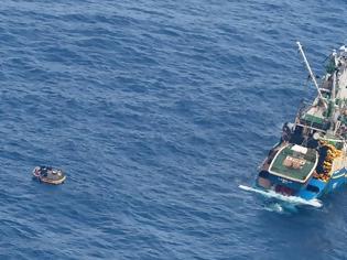 Φωτογραφία για Βρέθηκαν επιζήσαντες στη μέση του Ειρηνικού Ωκεανού - Οκτώ μέρες μετά το ναυάγιο