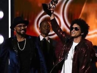 Φωτογραφία για Grammys 2018: Οι νικητές, το κόκκινο χαλί και τα highlights της βραδιάς