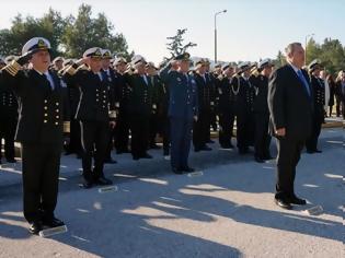 Φωτογραφία για Η πολιτική και στρατιωτική ηγεσία του ΥΠΕΘΑ στο μνημόσυνο των ηρωικώς πεσόντων πληρωμάτων ελικοπτέρων του Πολεμικού Ναυτικού