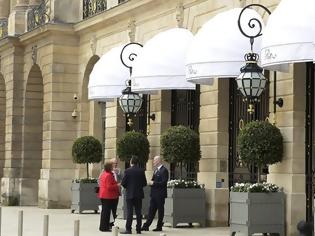 Φωτογραφία για Το ξενοδοχείο Ritz βγάζει στο «σφυρί» 3.500 παλιά έπιπλα