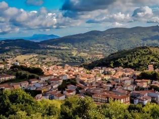 Φωτογραφία για Πόλη της Σαρδηνίας πουλάει τα άδεια σπίτια της για 1 ευρώ