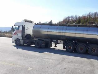 Φωτογραφία για Eξαρθρώθηκε σπείρα που έφερνε από τη Βουλγαρία χημικά προϊόντα για νόθευση καυσίμων (φωτογραφίες)