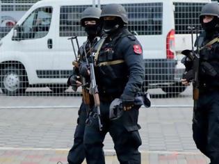 Φωτογραφία για Απότακτος αστυνομικός από την Άρτα συνελήφθη στα Τίρανα για την εκτέλεση Αλβανού «μεγαλέμπορου» ναρκωτικών [Βίντεο[