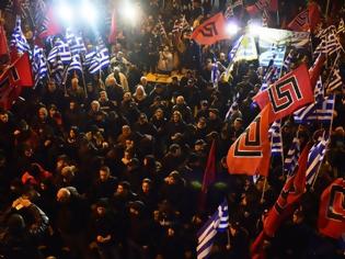 Φωτογραφία για Χρυσή Αυγή: Χιλιάδες Έλληνες Εθνικιστές στην Λεωφόρο Μεσογείων τίμησαν τους τρεις Έλληνες Ήρωες που έπεσαν στα Ίμια [photo+video]