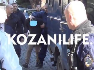 Φωτογραφία για Κοζάνη: Αναβολή στη δίκη του Ειδικού Φρουρού - Αποδοκιμασίες από τους συγγενείς του νεκρού οδηγού ταξί (βίντεο)