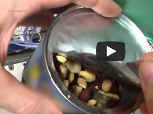 Φωτογραφία για Τι συμβαίνει μέσα σε μια κονσέρβα με ξηρούς καρπούς στο Διάστημα [video]