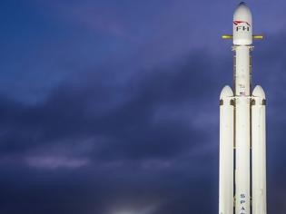 Φωτογραφία για Εκτοξεύτηκε εν μέσω αλαλαγμών και πανηγυρισμών ο Falcon Heavy για τον πλανήτη Άρη (βίντεο)
