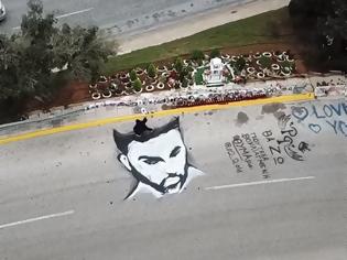 Φωτογραφία για Παντελής Παντελίδης: Το graffiti με το πρόσωπό του στο σημείο που σκοτώθηκε