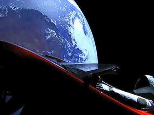 Φωτογραφία για Εκτοξεύτηκε ο ισχυρότερος πύραυλος στον κόσμο μαζί με ένα αυτοκίνητο Tesla