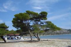 Για μαραθώνιες υποσχέσεις για το σχέδιο πόλης στη παραλία Μαραθώνα, κάνει λόγο αναγνώστης