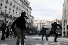 Επεισόδια στην πορεία στο κέντρο της Αθήνας