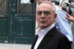 Έπιασαν τον Άκη με κινητό στη φυλακή!