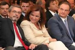 Έχει και η αποστασία την ιστορία της